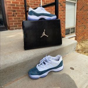 Jordan 11 Retro Low (Snake Navy)